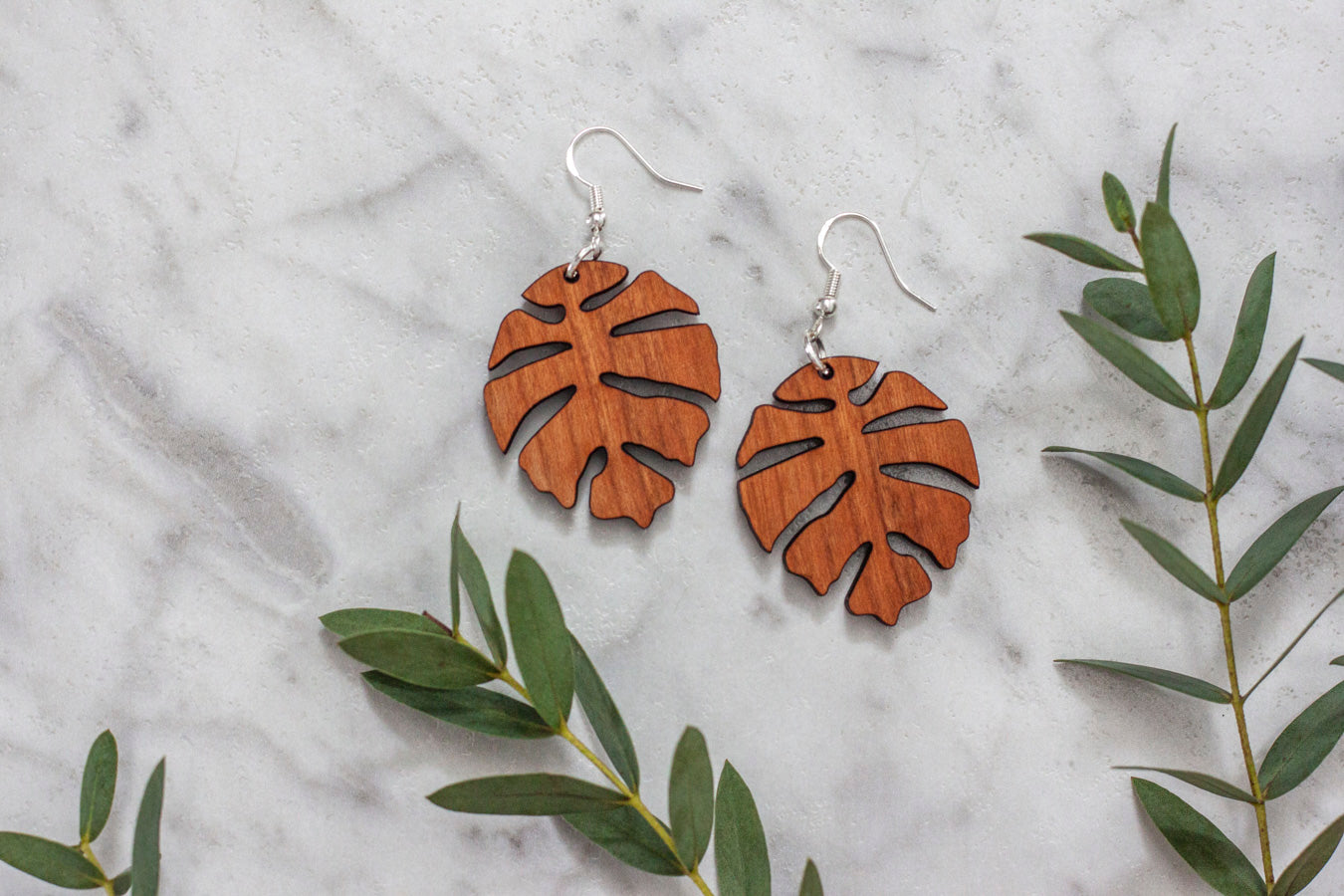 monstera deliciosa earrings Monstera Dangle Earrings – Lilac & Spruce